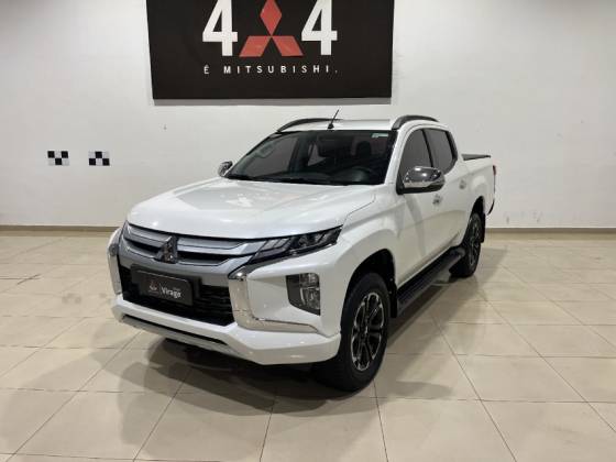 MITSUBISHI L200 TRITON 2.4 16V TURBO DIESEL SPORT HPE CD 4P 4X4 AUTOMÁTICO MITSUBISHI L200 TRITON 2.4 16V TURBO DIESEL SPORT HPE CD 4P 4X4 AUTOMÁTICO